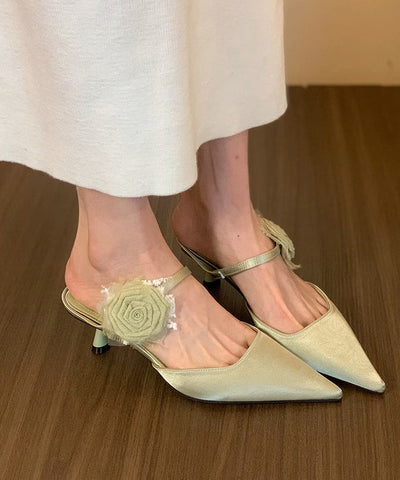 Schwarze Sandalen mit Blumenmuster und spitzer Zehenpartie im Stiletto-Stil 