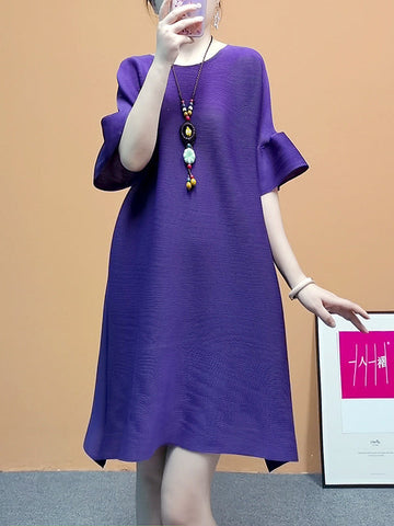 Elegante selección de vestidos midi de cuello redondo, color liso, plisados, con mangas acampanadas y corte A 