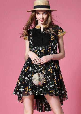 Vestido plisado de gasa de verano con diseño bajo y alto estampado negro 