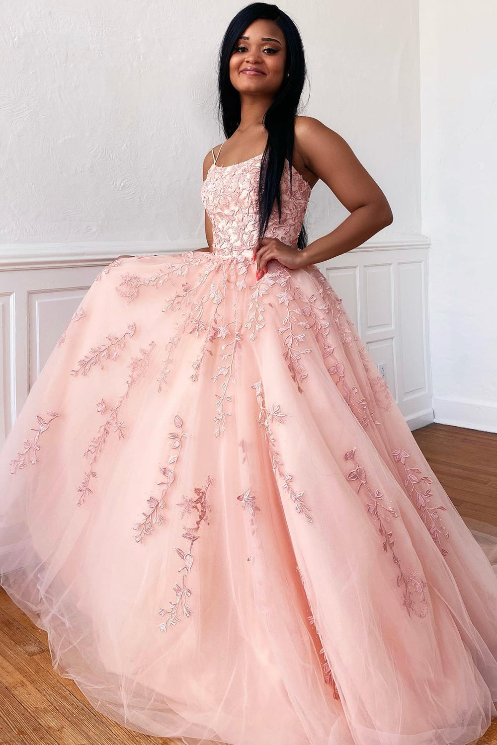 Prinzessinnen-Abendkleid mit Spaghettiträgern