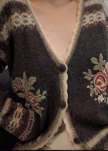 Taillierte graue Strickjacke mit Blumenstickerei für den Frühling 