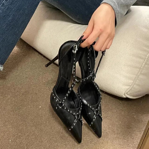 pointed fashionable women's shoes with a new punk style with a bun toe and thin heels women's trend