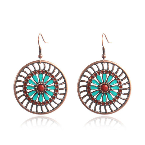 Pendientes de flores recortadas redondas de moda 