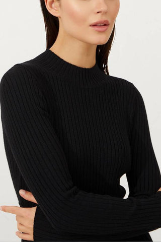 Plissiertes Minikleid aus Strick