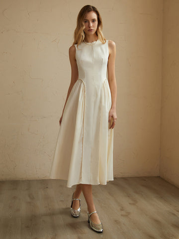 Ärmelloses Midikleid mit Plissierung und Taschen 