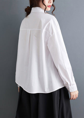 Blusa de algodón con botones blancos, cuello Peter Pan y manga larga 