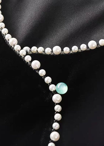 Tops holgados de terciopelo de seda con patchwork de perlas y cuello redondo en negro para otoño 