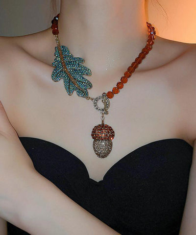 Collar vintage con colgante de hojas de cristal y circonita de aleación de café 
