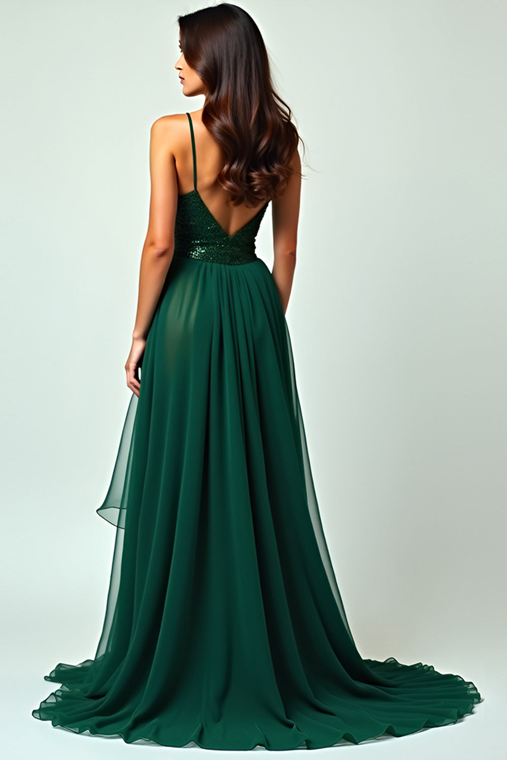 Vestido de fiesta largo verde oscuro con volantes y abertura en forma de A
