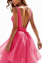 Vestido de fiesta largo en capas con cuentas en rosa intenso y corte A