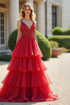 Vestido de fiesta largo en línea A con volantes rojos, capas y cuentas