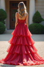 Vestido de fiesta largo en línea A con volantes rojos, capas y cuentas