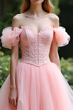 Vestido de fiesta largo de tul con encaje y volantes en color rosa