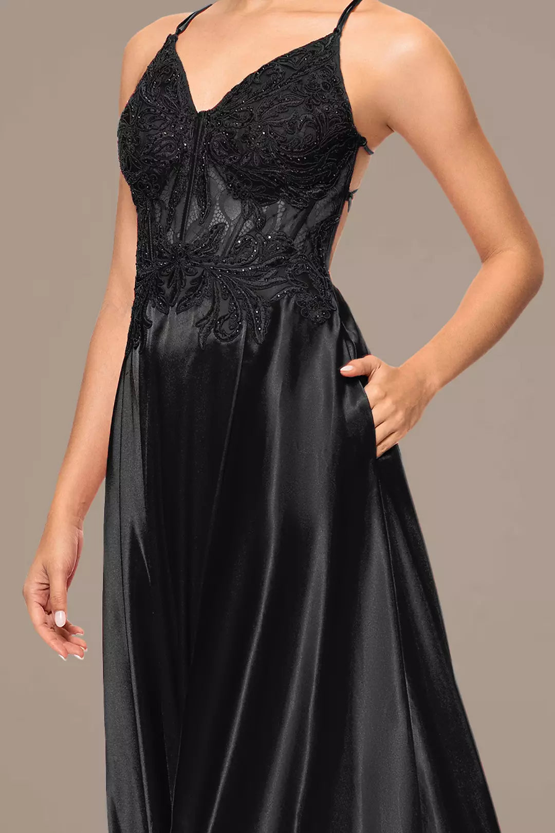 Charmeuse-Kleid in A-Linie mit appliziertem Oberteil