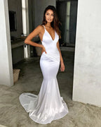 Sencillos vestidos de fiesta largos hasta el suelo sin mangas y con cuello en V