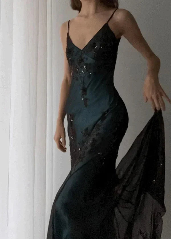 Glitzerndes, ärmelloses, langes Meerjungfrauen-Abendkleid mit Spaghettiträgern