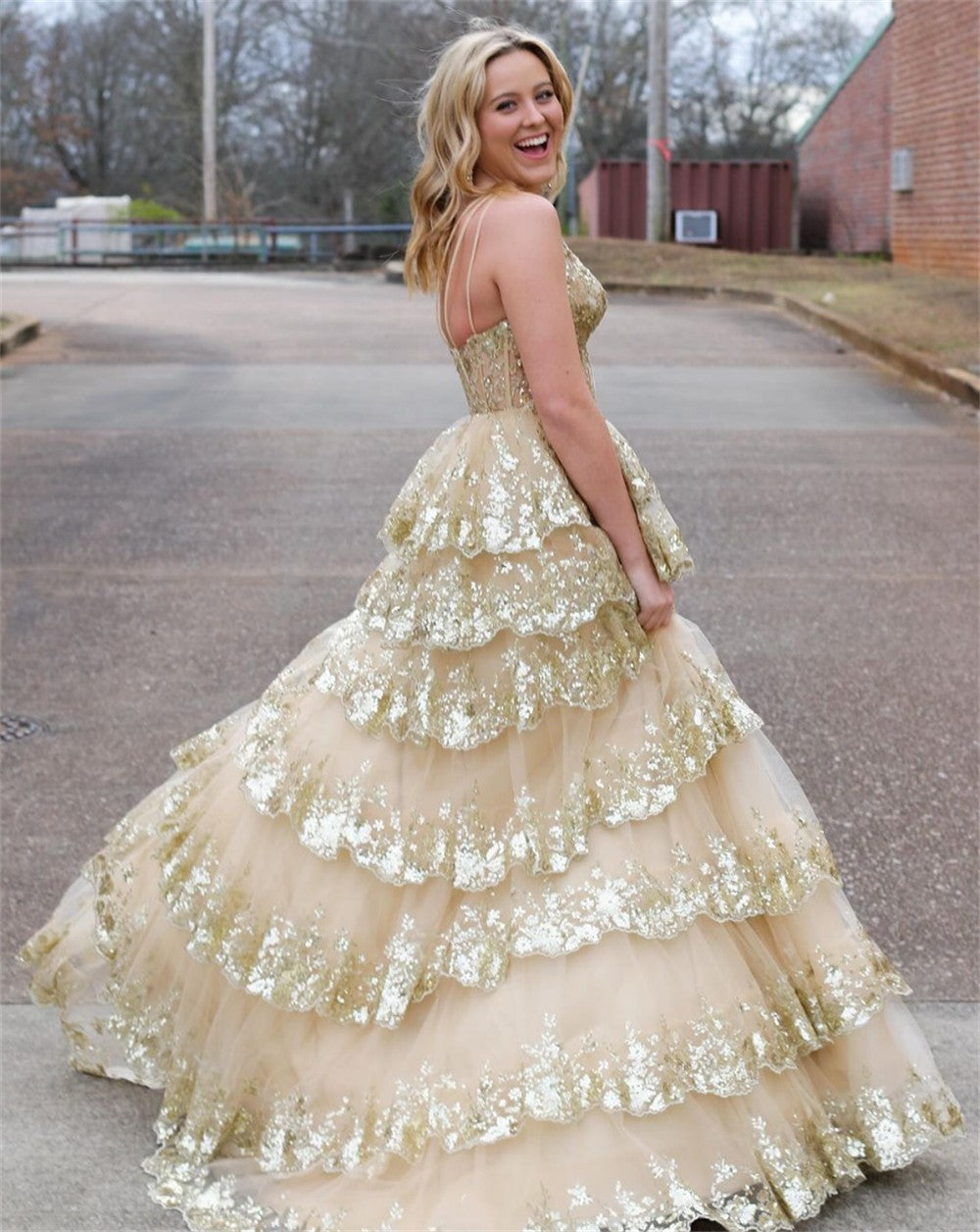 Glitzerndes Ballkleid aus Tüll, mehrlagiges Prinzessinnenkleid, Abschlusskleid, süßes Hochzeitskleid
