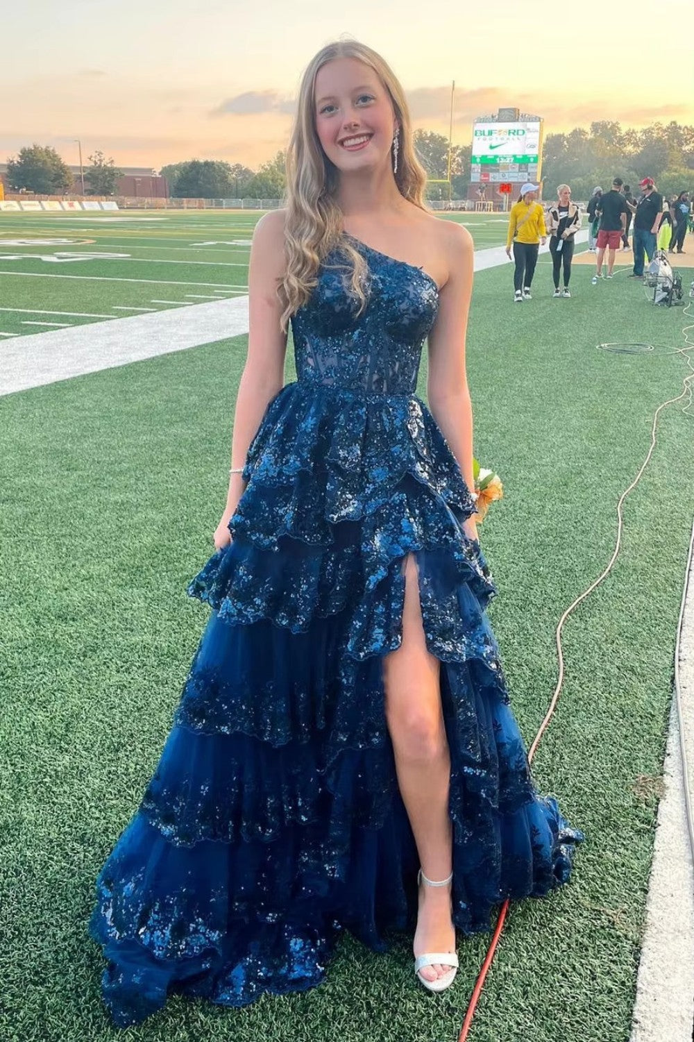 Glitzerndes Ballkleid aus Tüll, mehrlagiges Prinzessinnenkleid, Abschlusskleid, süßes Hochzeitskleid