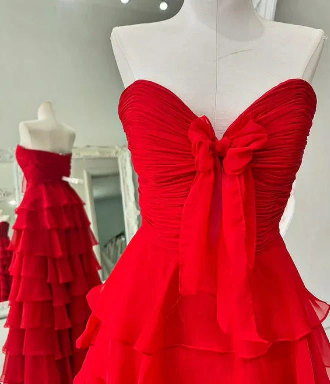 Langes Chiffon-Abendkleid mit Schleife am Oberteil und Rüschenrock