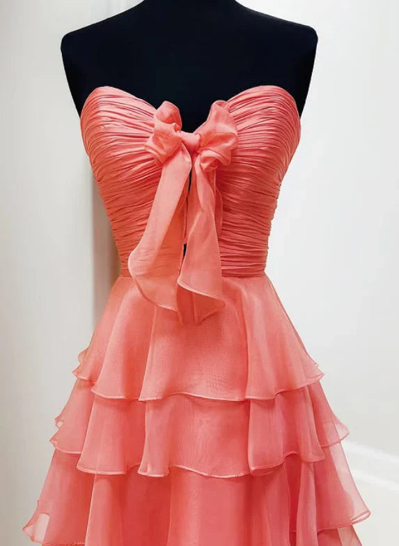 Langes Chiffon-Abendkleid mit Schleife am Oberteil und Rüschenrock
