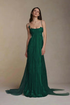 Vestido de fiesta largo sin mangas con tirantes finos y apliques