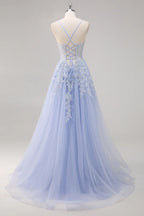 Vestido de fiesta largo de tul con cuentas y tirantes finos en forma de A con abertura