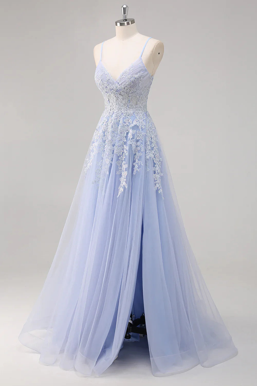 Vestido de fiesta largo de tul con cuentas y tirantes finos en forma de A con abertura