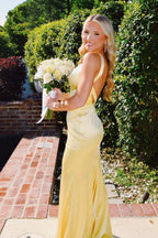 Vestido Largo Sirena con Espalda Abierta y Cuello en V