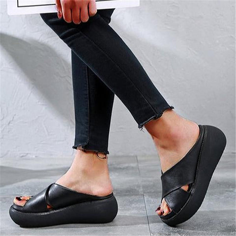 Plateau-Sandalen mit überkreuzten Riemen 