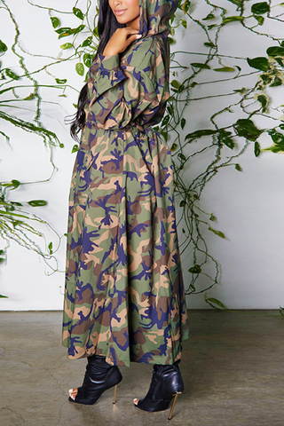 Lässige Oberbekleidung mit Camouflage-Print, Reißverschlusstasche und Kapuze 