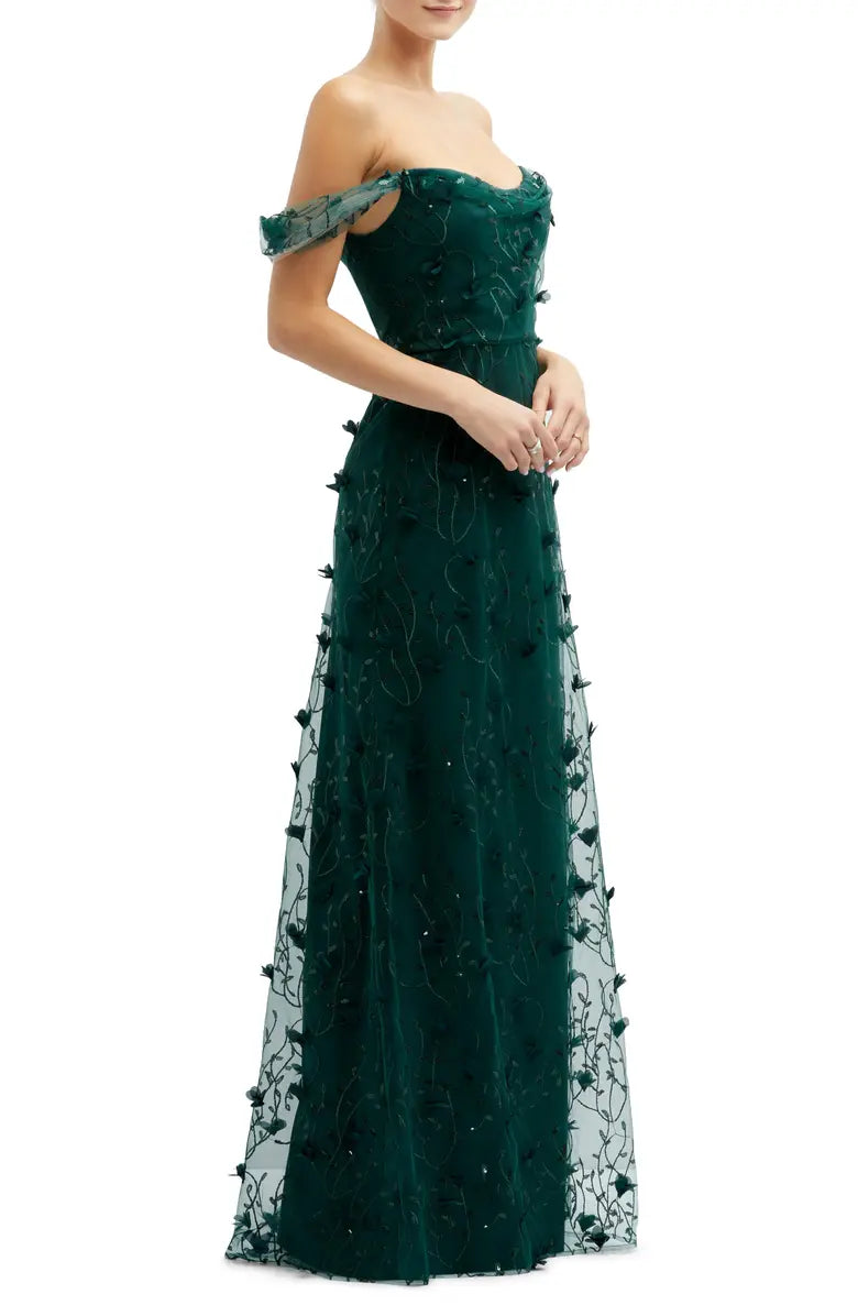 Vestido con hombros descubiertos bordado en 3D