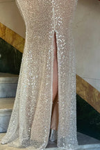 Vestido largo de fiesta con tirantes finos y lentejuelas plateadas
