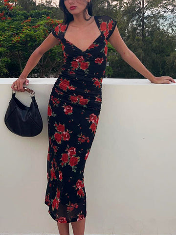 Midikleid mit Blumenmuster und seitlichen Rüschen 