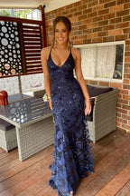 Vestido de fiesta formal largo de sirena azul marino de tul y lentejuelas con escote en V y espalda con cordones