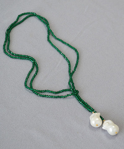Collar moderno con colgante de suéter con cuentas de cristal y perla verde 