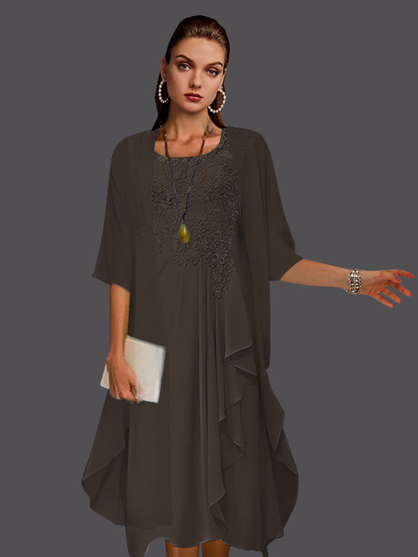 Zweiteiliges, ärmelloses A-Linien-Kleid aus Chiffonspitze mit Faltenapplikationen 