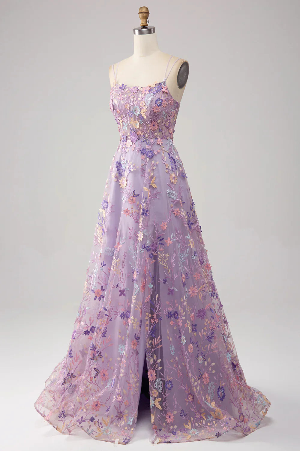 Vestido de fiesta de tul color malva con abertura frontal y tirantes finos en forma de A