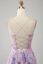 Vestido de fiesta de tul color malva con abertura frontal y tirantes finos en forma de A