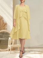 A-Linien-Chiffonkleid mit Rundhalsausschnitt und Perlenstickerei, knielang, für die Mutter der Braut