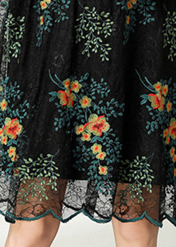 Vestido de encaje con parches y capucha negra de talla grande para primavera 