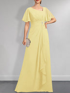 A-Linien-Kleid aus Chiffon in Bodenlänge mit asymmetrischem Schnitt, plissiert und mit Pailletten und Perlenstickerei