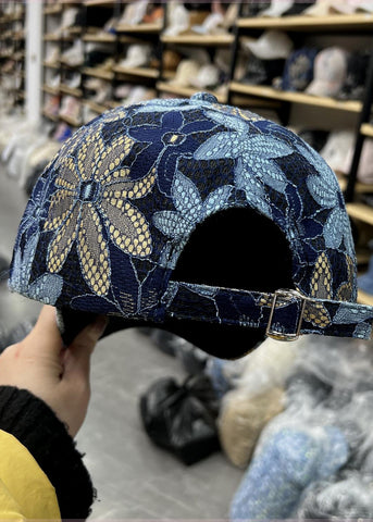 Gorra de béisbol elegante con diseño de mariposas y retazos de circonitas y encaje azul 