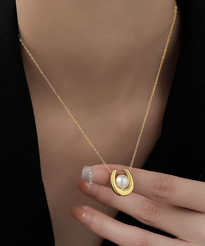 Elegante collar de lazo con perlas en forma de U y plata de ley dorada 