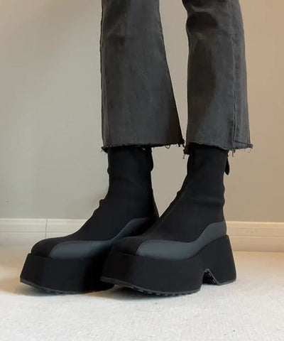 Botas negras de plataforma con cremallera y empalme de moda 