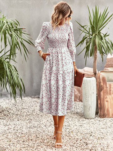 Vestido midi informal de manga larga con cuello joya y estampado floral 