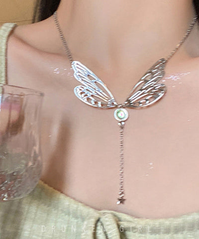 Collar elegante con colgante de borla y alas de mariposa con gemas de aleación de seda 