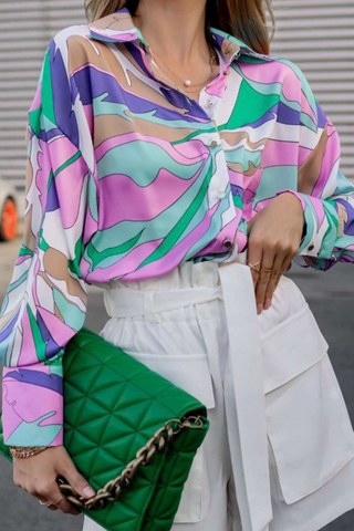 Blusas elegantes con cuello vuelto y estampado en contraste 