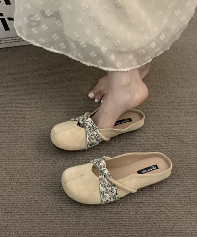 Schicke gelbe Wildleder-Sandalen mit Spleiß-Design 