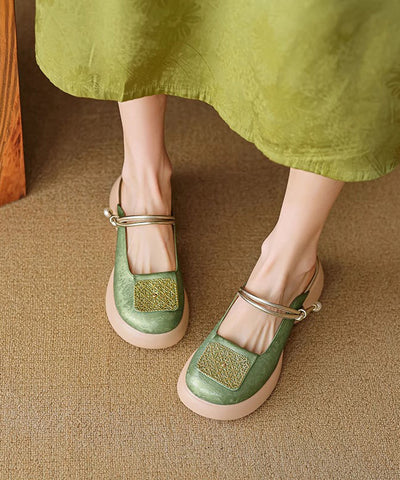 Aprikosenfarbene Sandalen mit klobigem Absatz und Kunstleder-Spleißen 