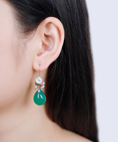 Pendientes colgantes de plata verde con incrustaciones de concha, flor de calcedonia y perla 